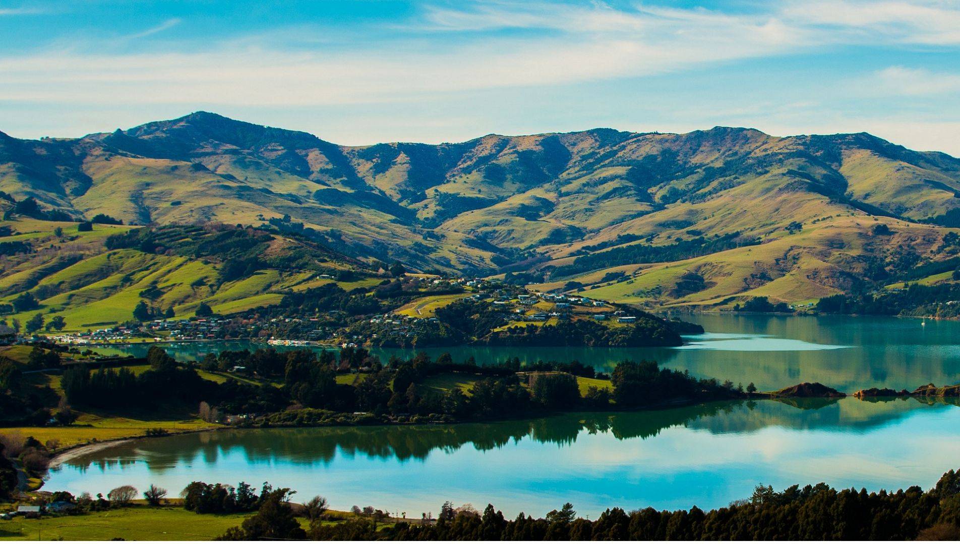 Lake and mountains in Akaroa